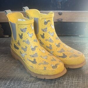 Chicken Print Rain Boots